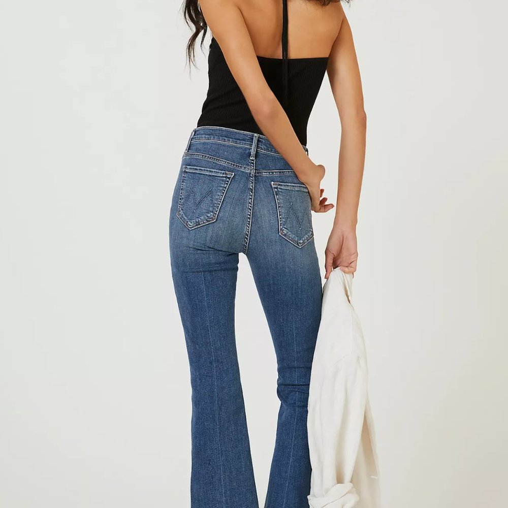 MOTHER The Weekender Mid-Rise Flare Jeans